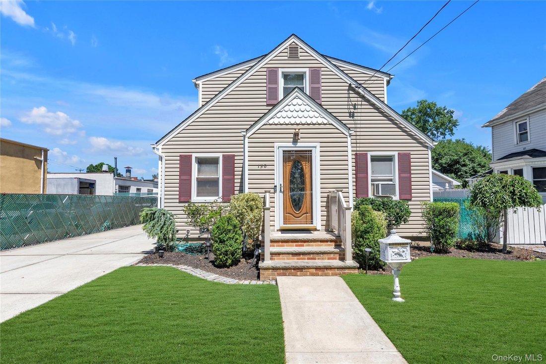 House in East Williston, New York, United States 1 - 18553091