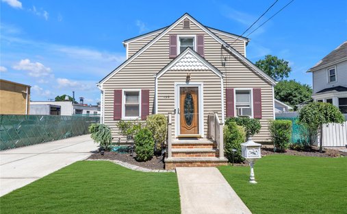 House in East Williston, New York, United States 1