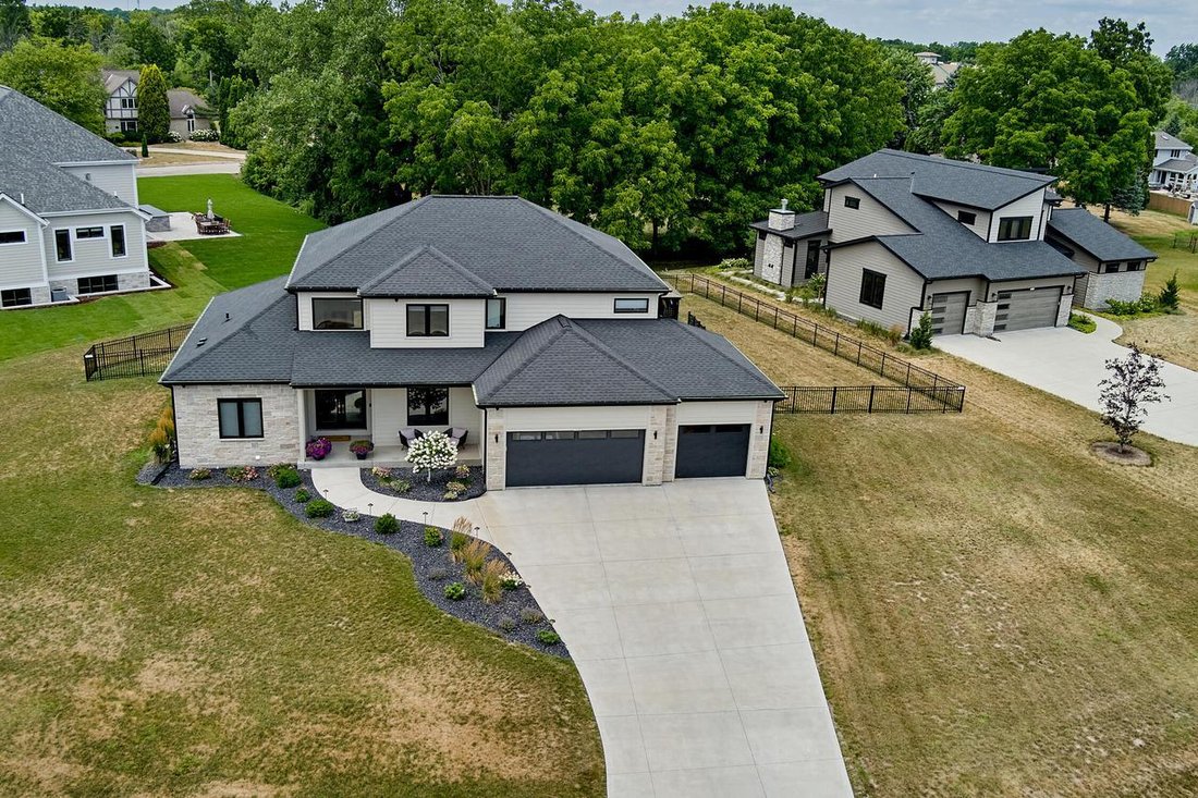 House in New Berlin, Wisconsin, United States 1 - 18551145