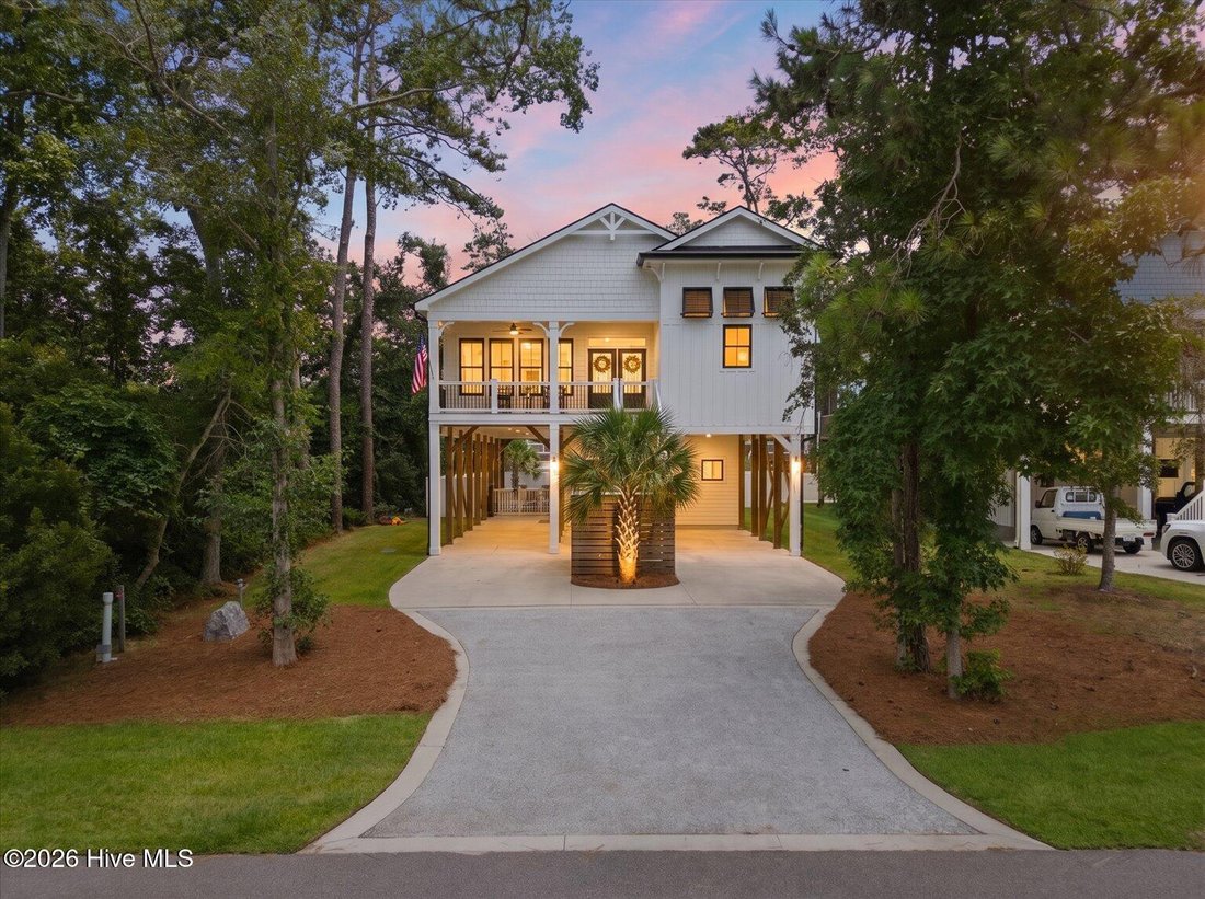 House in Oak Island, North Carolina, United States 2 - 18551776