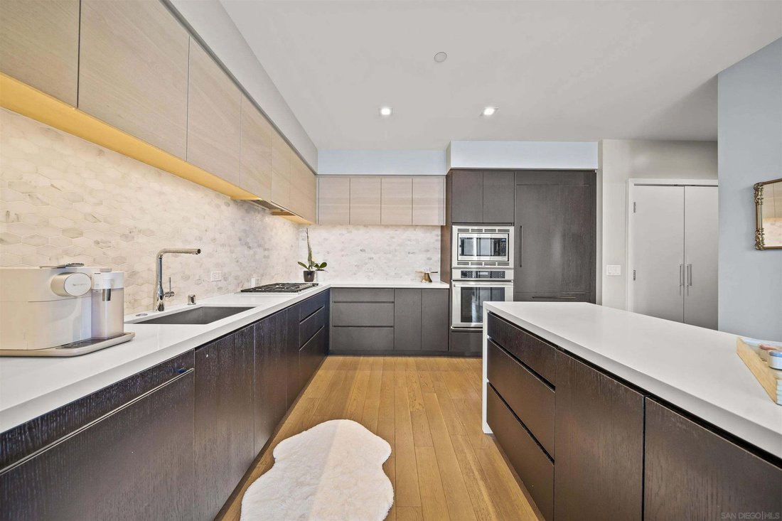 Condo in San Diego, California, United States 4 - 18548651