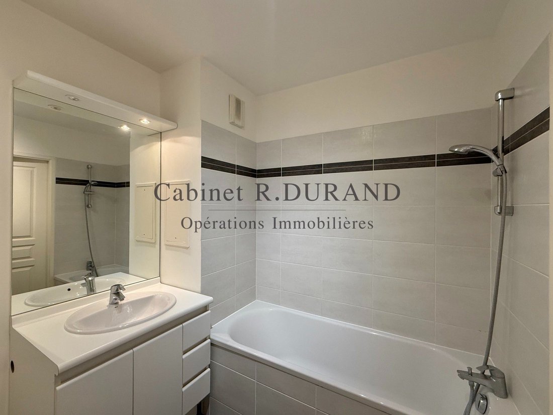 Apartment in Bois-Colombes, Ile-de-France, France 4 - 18554208
