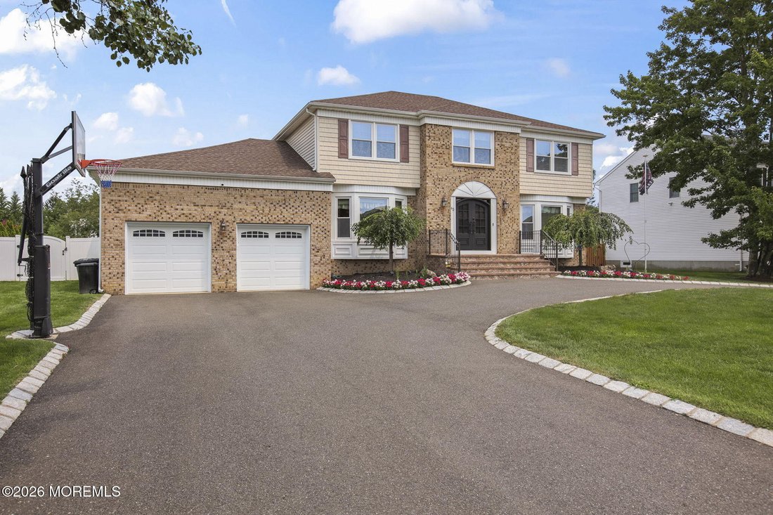 House in Marlboro Township, New Jersey, United States 4 - 18552969