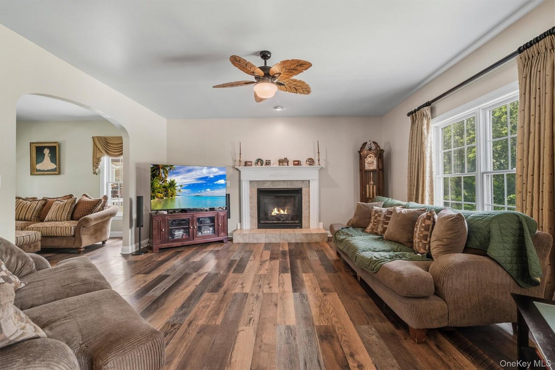 House in Woodbury, New York, United States 4 - 18548381