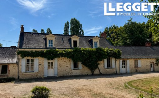 House in Moze-sur-Louet, Pays de la Loire, France 1