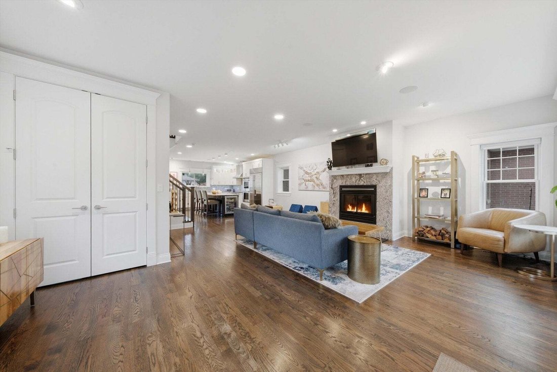 House in Chicago, Illinois, United States 2 - 18552680