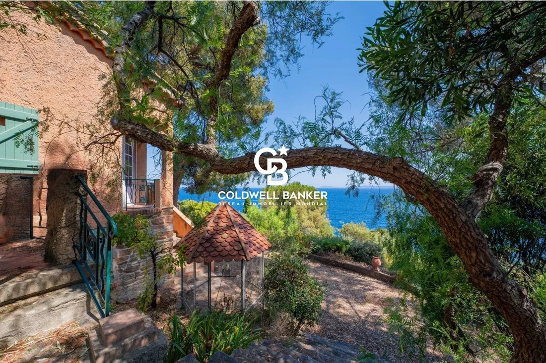 Villa in Le Lavandou, Provence-Alpes-Côte d'Azur, France 3 - 18549424