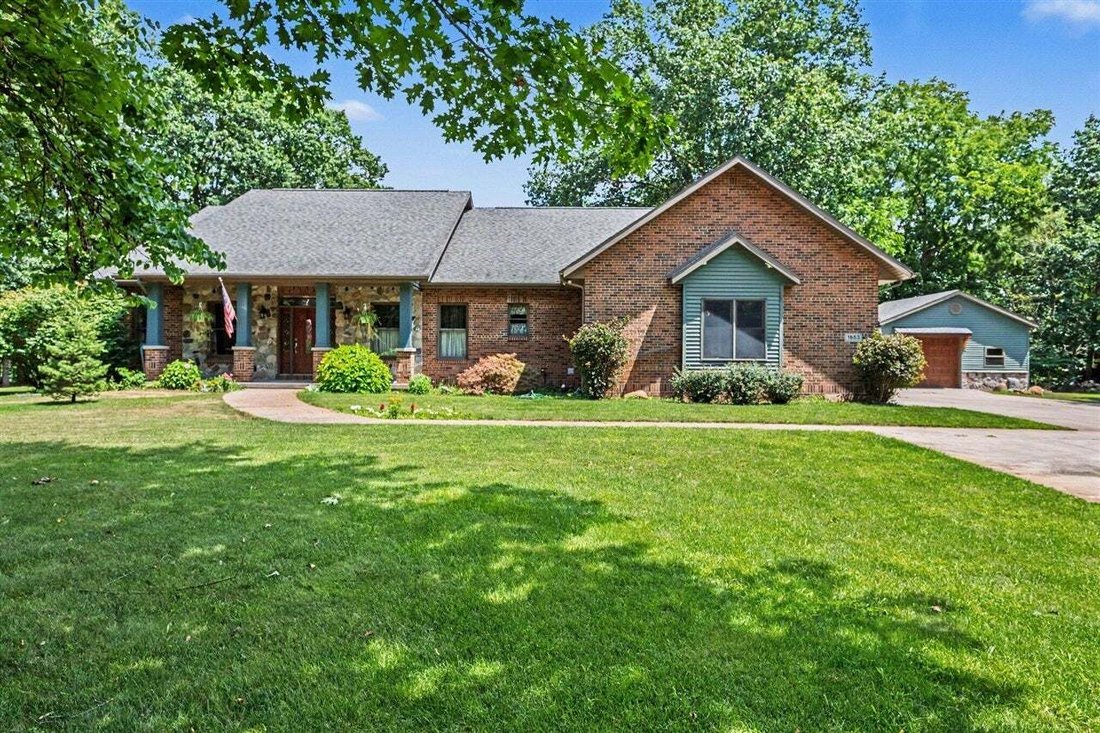 House in Allegan, Michigan, United States 1 - 18551554
