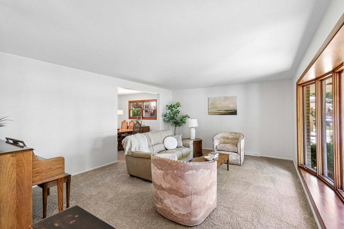 House in Mount Prospect, Illinois, United States 3 - 18552696