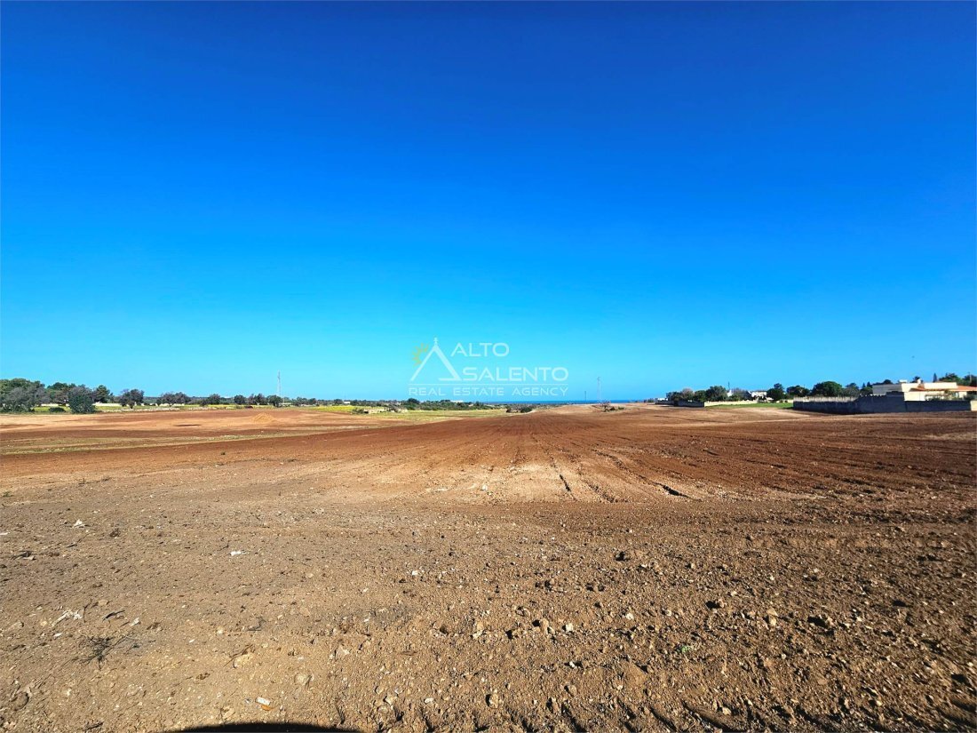 Land in Carovigno, Apulia, Italy 1 - 18551137