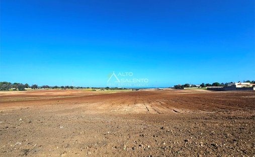 Terreno en Centro, Carovigno, Apulia 1