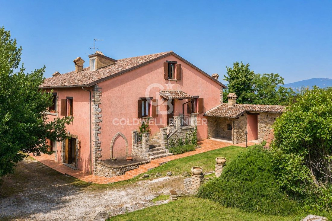 Villa in Peglio, Marche, Italy 3 - 18553955