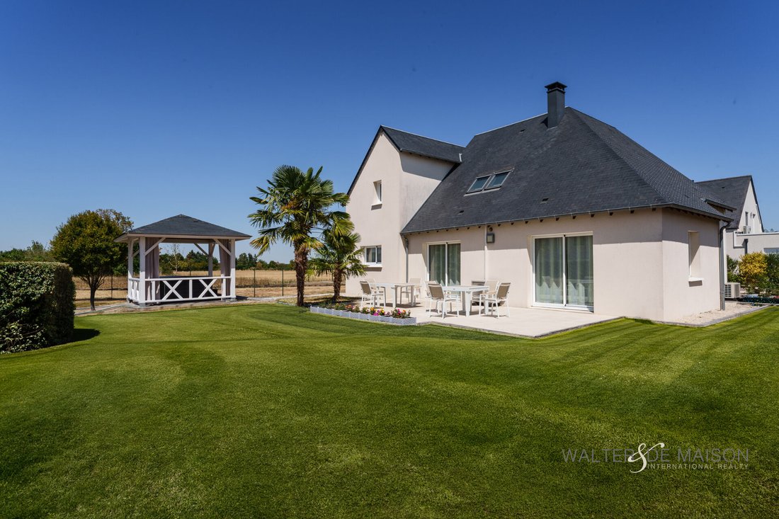 Villa in Nord-Nord Est, Amboise, France 1 - 18553537