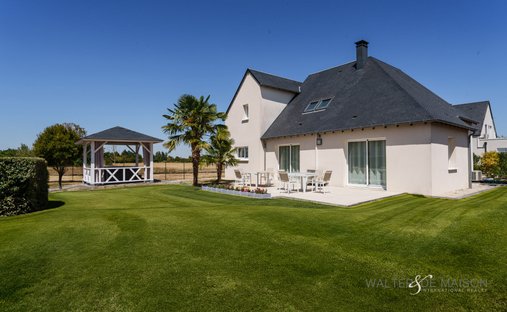 Villa in Nord-Nord Est, Amboise, France 1