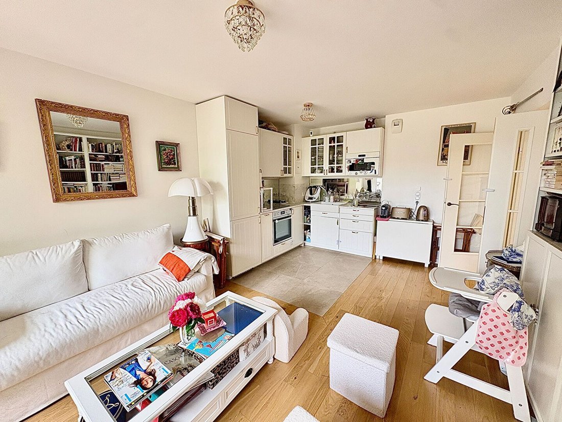 Apartment in Insurrection, Vanves, France 2 - 18551865