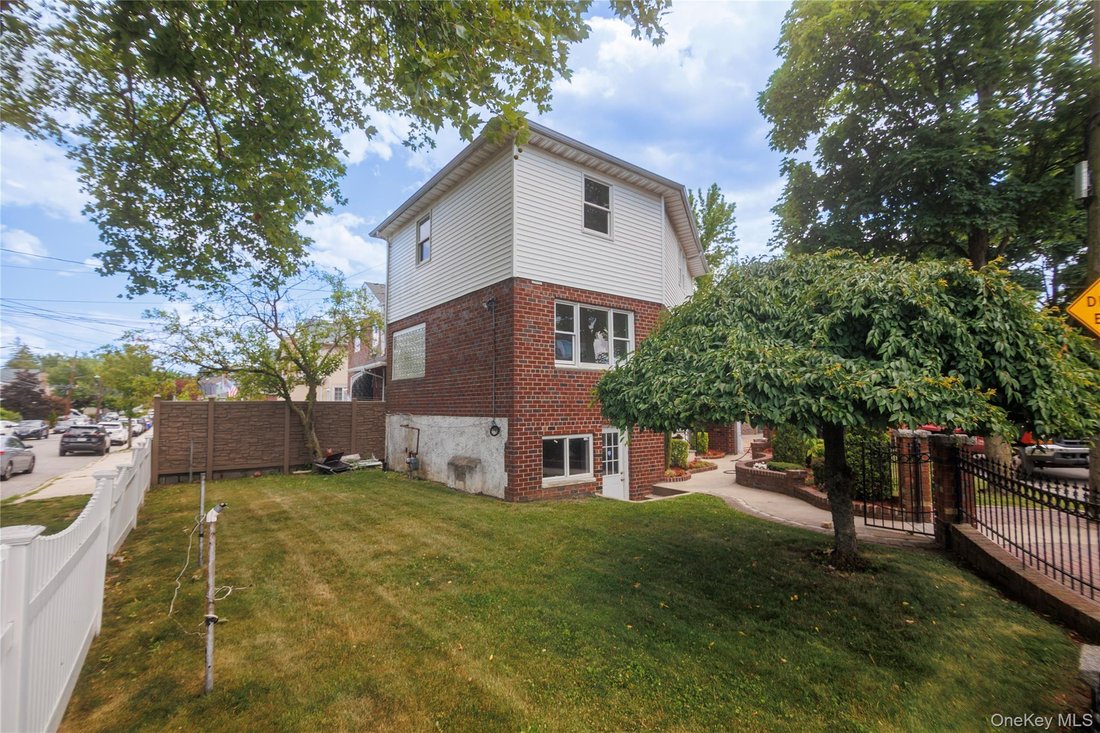 House in New York, New York, United States 2 - 18550723