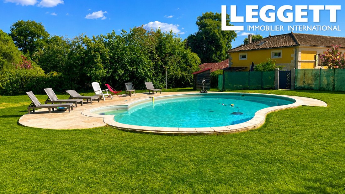 House in Saint-Simon-de-Bordes, Nouvelle-Aquitaine, France 4 - 18549604