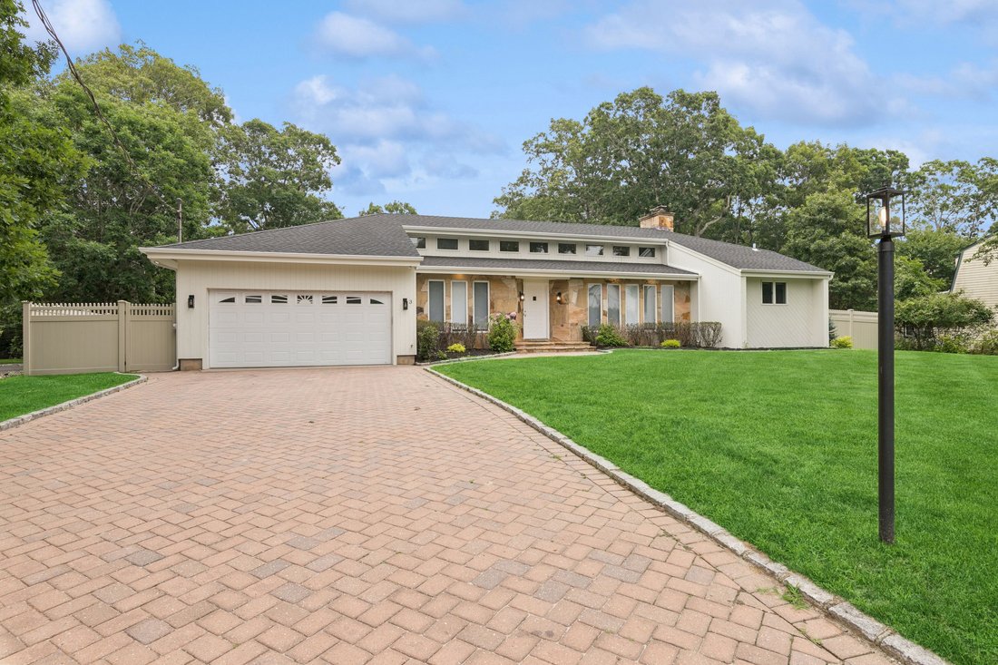Hampton Bays, New York, United States 4 - 17684144