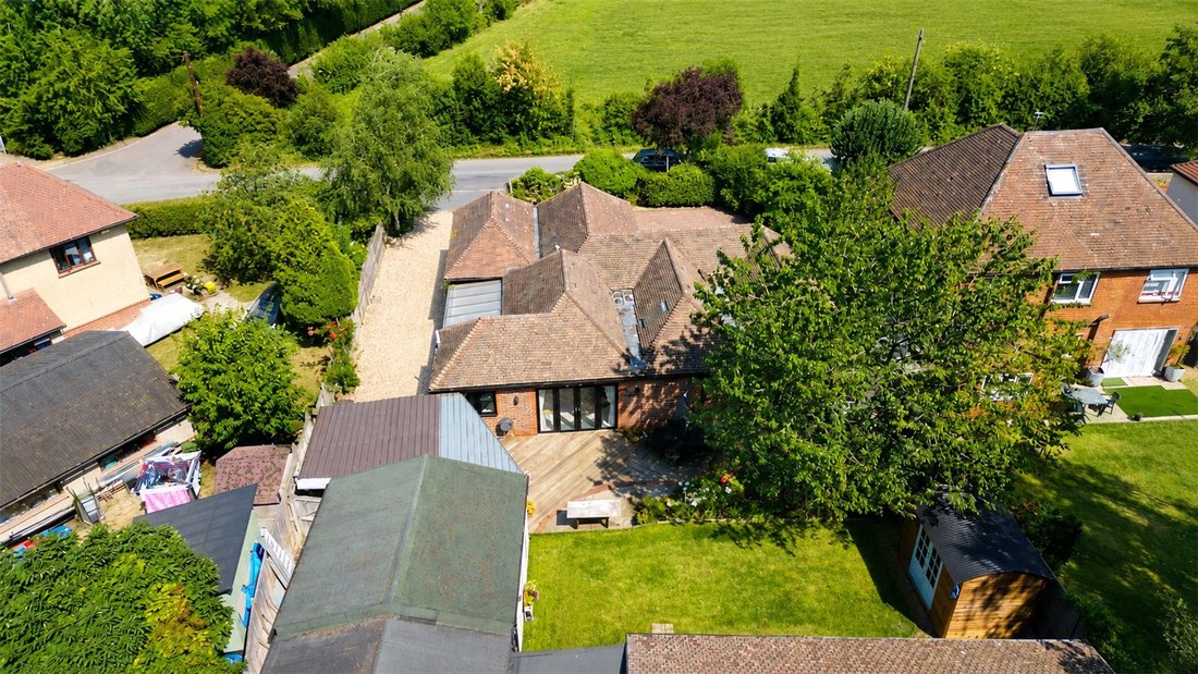 Bungalow in Runfold, Lower Bourne, England 4 - 18551011