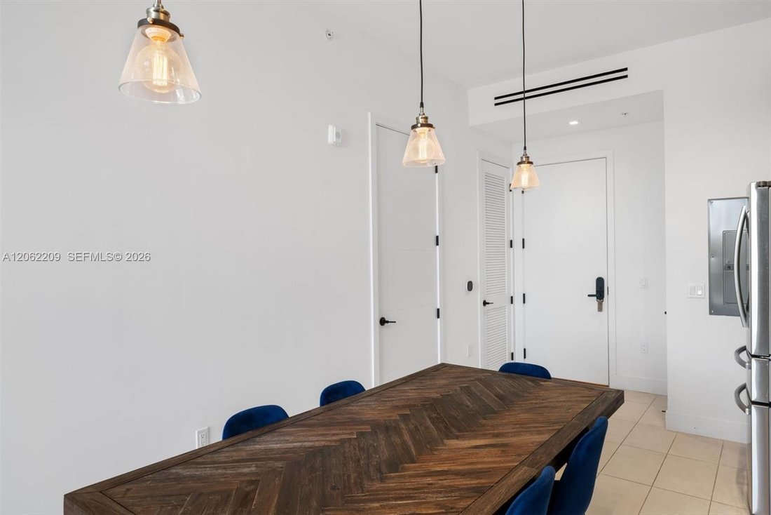 Condo in Miami Beach, Florida, United States 5 - 18553135