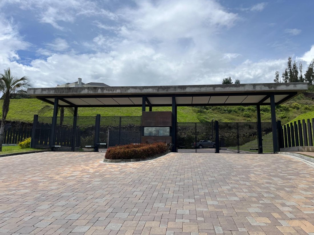 Land in Quito, Provinz Pichincha, Ecuador 1 - 18550372