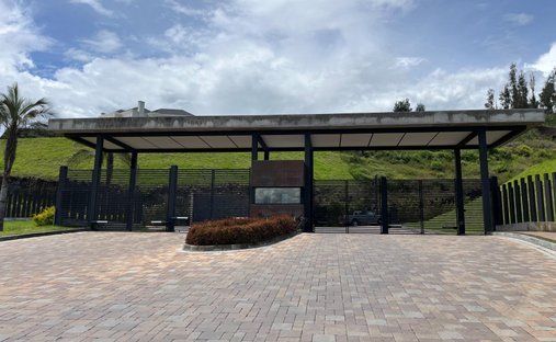 Land in Quito, Pichincha, Ecuador 1