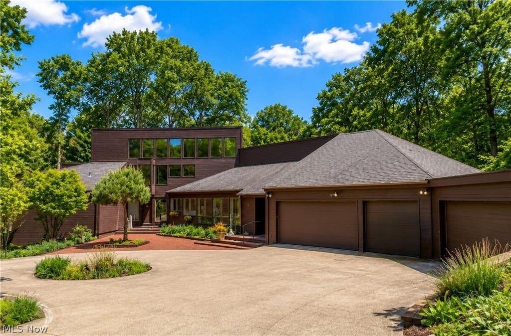 House in Novelty, Ohio, United States 1 - 17826311