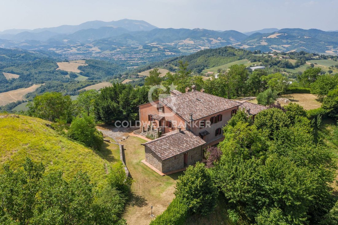 Villa in Peglio, Marche, Italy 4 - 18553955