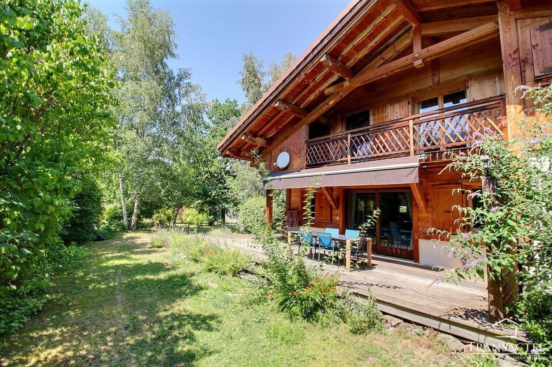 Chalet in Saint-Gervais-les-Bains, Auvergne-Rhône-Alpes, France 1 - 18187111