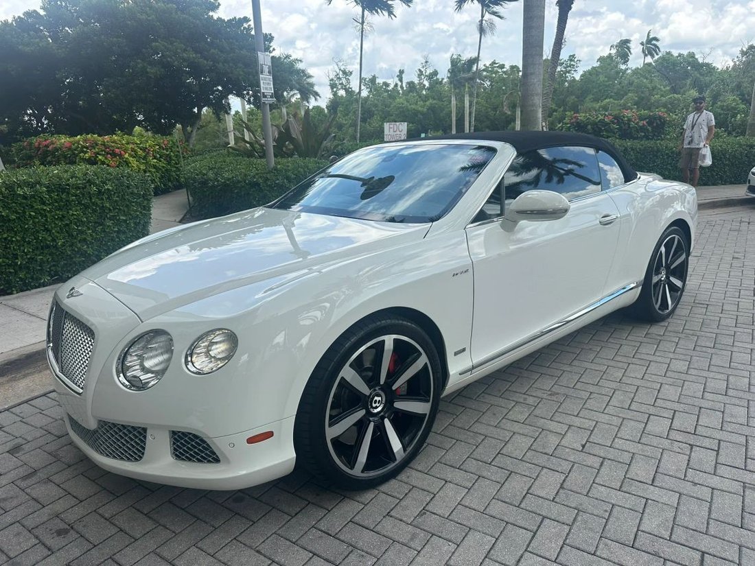 Cabriolet in Fort Myers, FL, United States 1 - 18553848