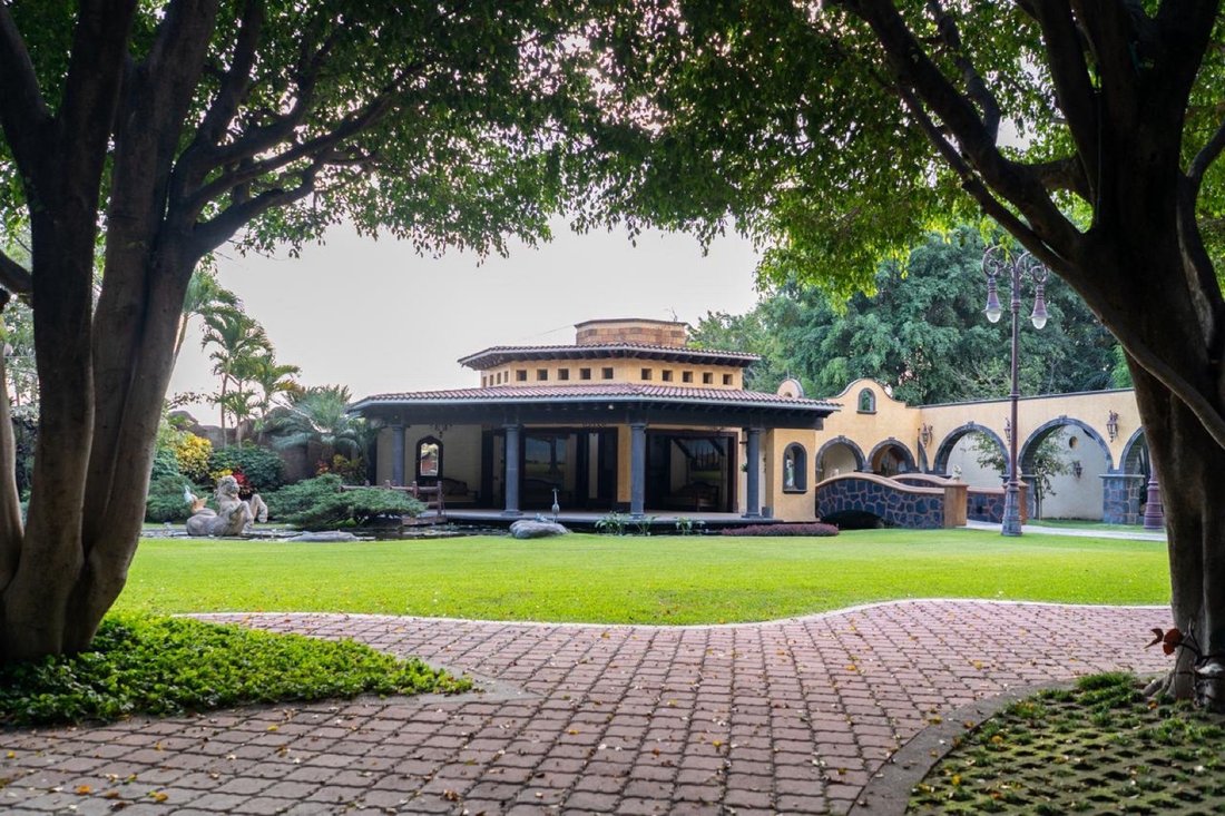 House in Atlacholoaya, Morelos, Mexico 5 - 18550492