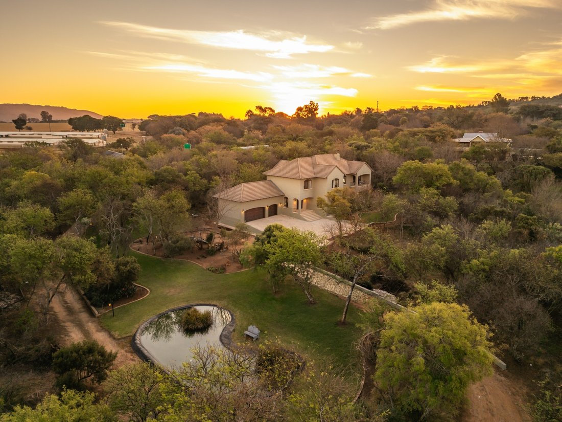 House in Honingklip, Gauteng, South Africa 1 - 18549504