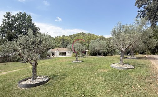 Villa in Périphérie Centre, Saint-Maximin-la-Sainte-Baume, France 1