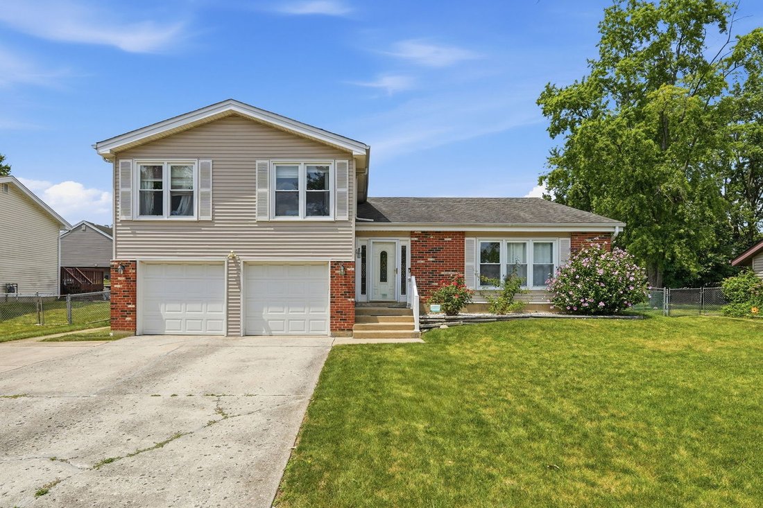 House in Bloomingdale, Illinois, United States 1 - 18552621