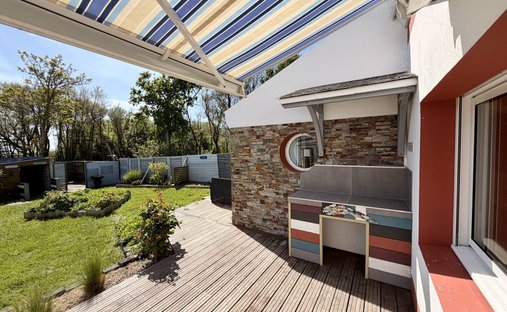 Villa in Bangor, Brittany, France 1