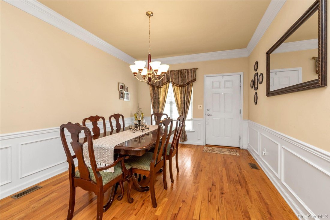 Condo in Massapequa, New York, United States 5 - 18553109