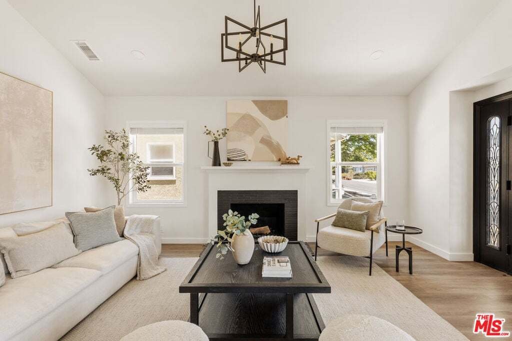House in Los Angeles, California, United States 3 - 18551028