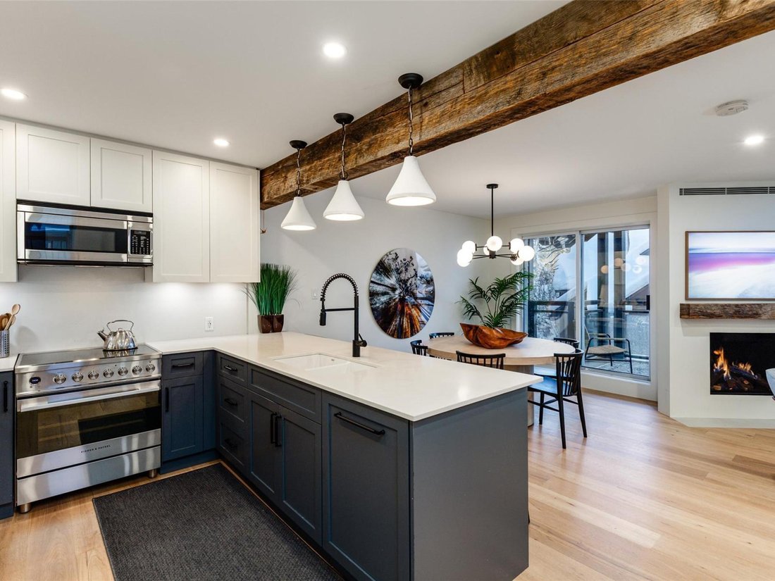 House in Whistler, British Columbia, Canada 3 - 18554049