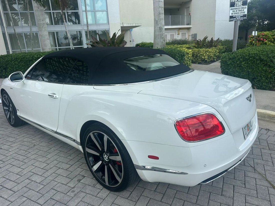 Cabriolet in Fort Myers, FL, United States 4 - 18553848