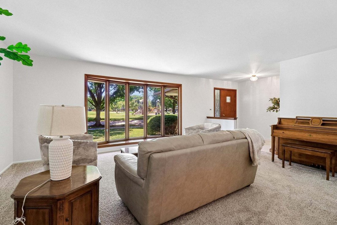 House in Mount Prospect, Illinois, United States 4 - 18552696