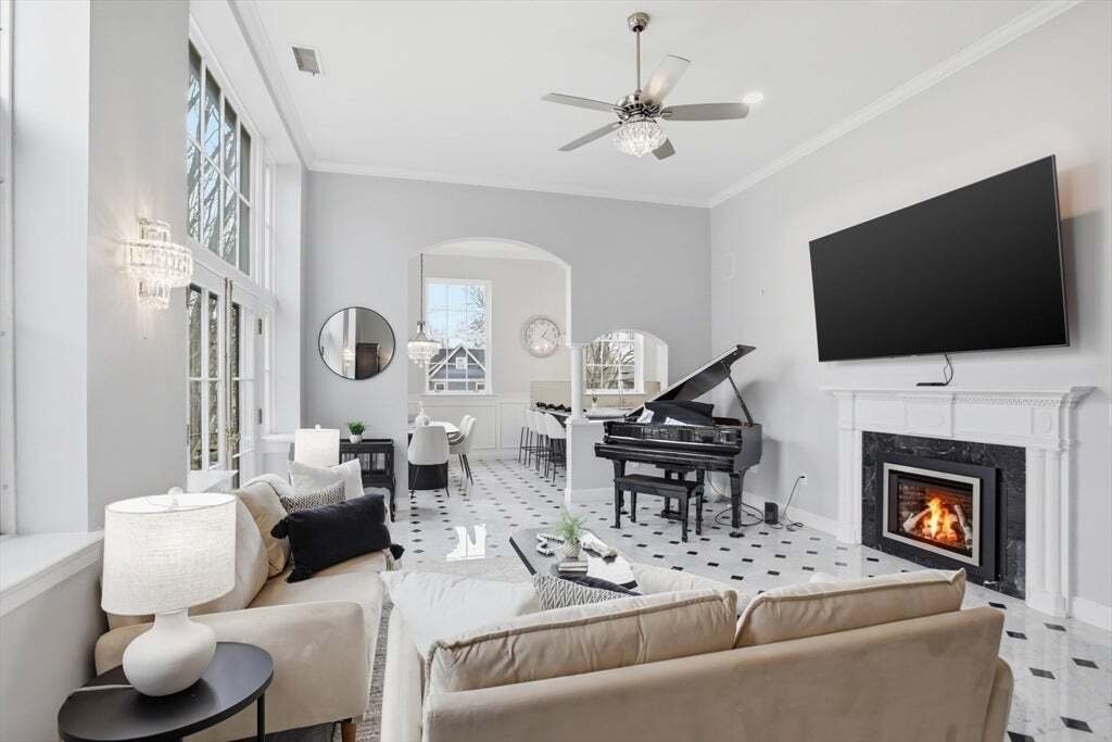 Condo in Winchester, Massachusetts, United States 4 - 17617799
