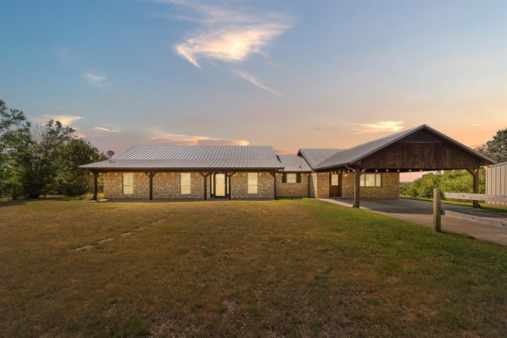 Farm Ranch in Weatherford, Texas, United States 2 - 18552737