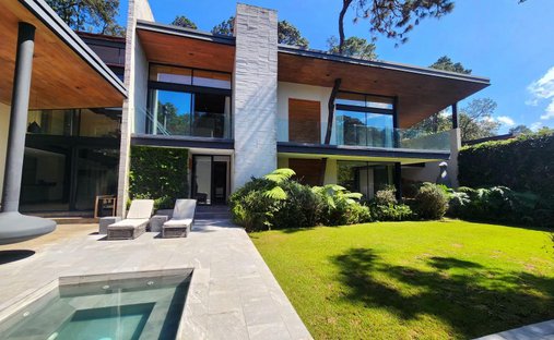 Casa a Valle de Bravo, Stato del Messico, Messico 1