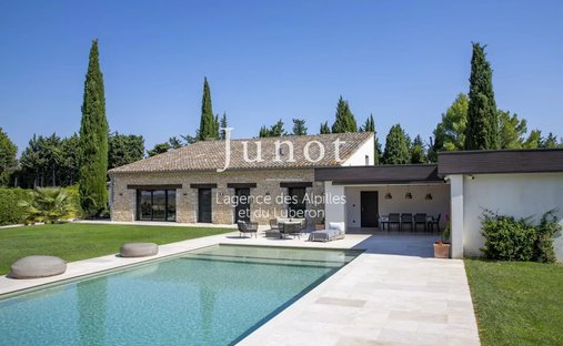 House in Saint-Rémy-de-Provence, Provence-Alpes-Côte d'Azur, France 1