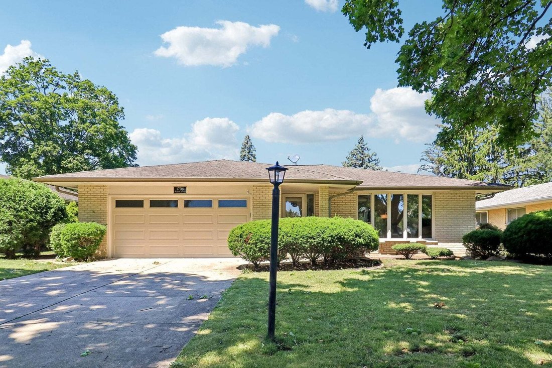 House in Mount Prospect, Illinois, United States 1 - 18552696