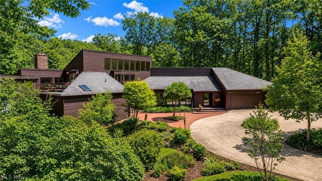 House in Novelty, Ohio, United States 3 - 17826311