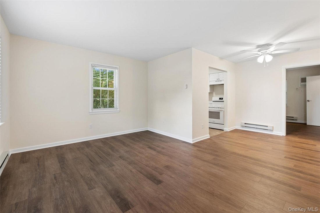 Greenport West, New York, United States 4 - 18553064