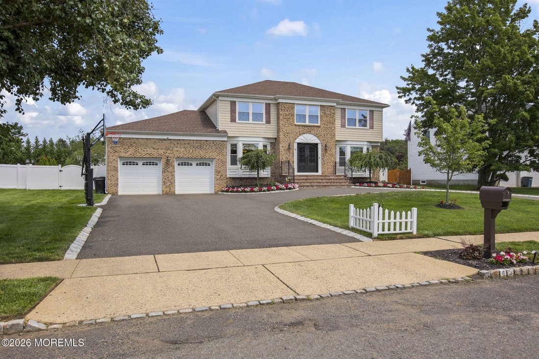 House in Marlboro Township, New Jersey, United States 3 - 18552969