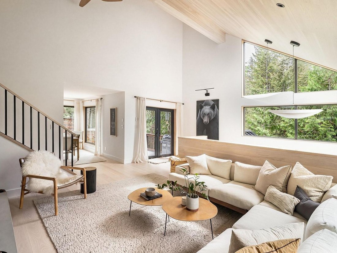 House in Whistler, British Columbia, Canada 2 - 18554047