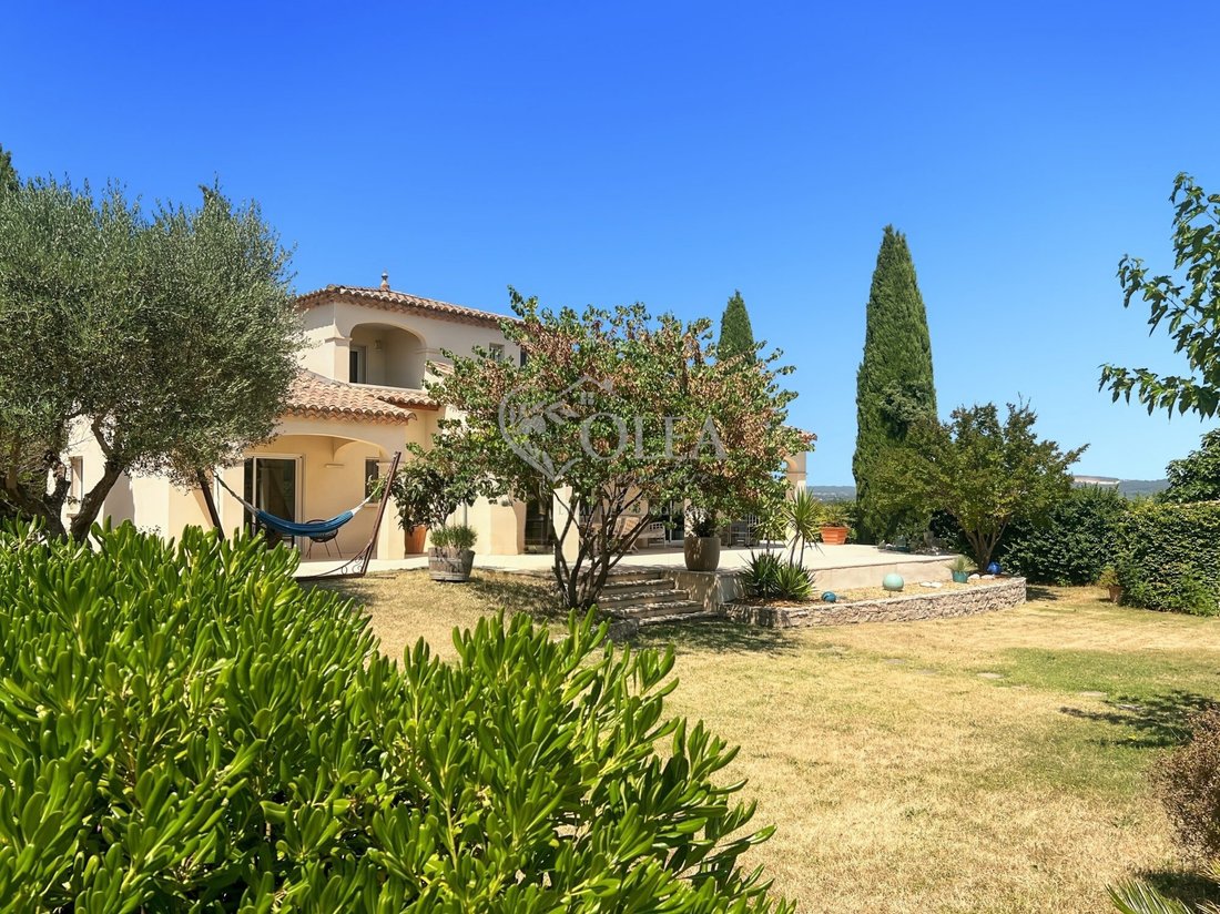 Villa in Uzès, Occitania, France 1 - 18554220